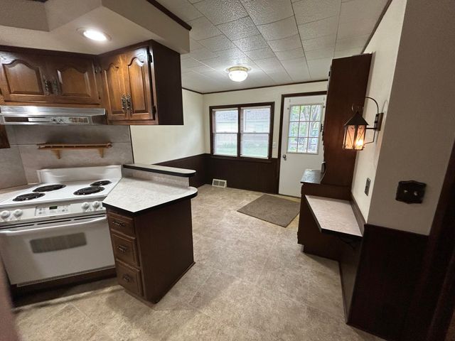 117 N Weaver Avenue, Fremont, MI 49412