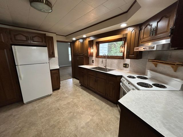 117 N Weaver Avenue, Fremont, MI 49412