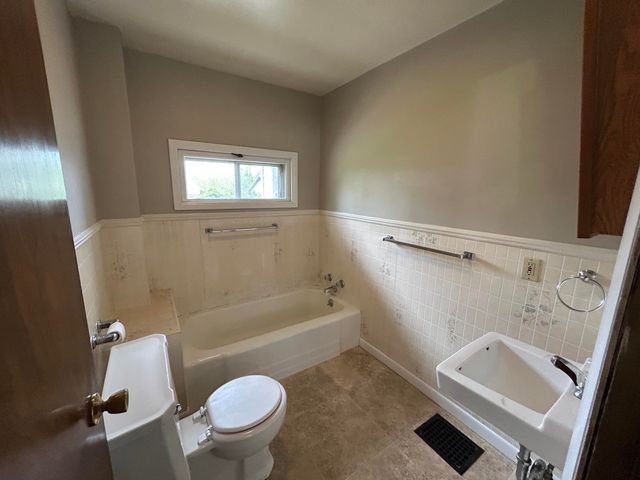 117 N Weaver Avenue, Fremont, MI 49412