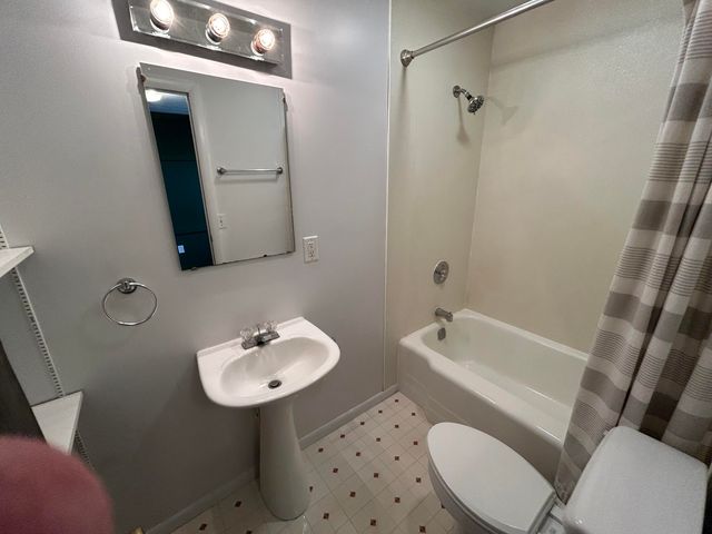 117 N Weaver Avenue, Fremont, MI 49412