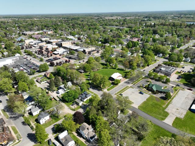 117 N Weaver Avenue, Fremont, MI 49412