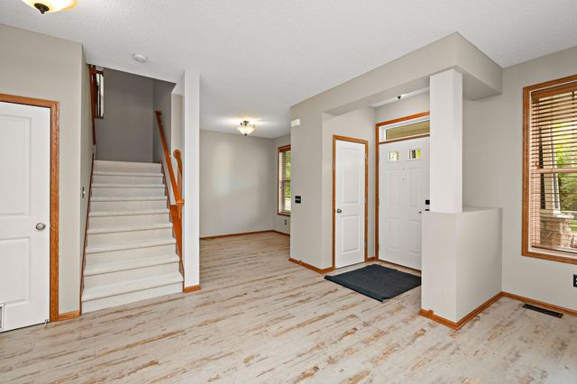 11301 69th Street NE, Albertville, MN 55301