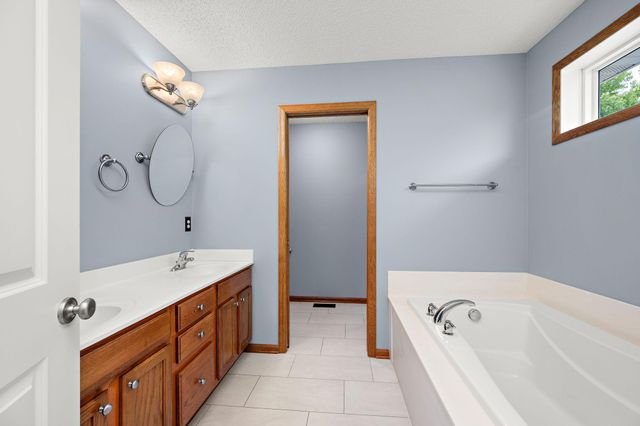 11301 69th Street NE, Albertville, MN 55301