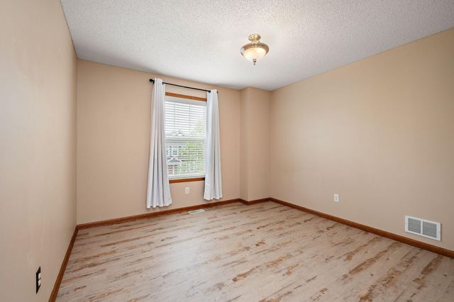 11301 69th Street NE, Albertville, MN 55301