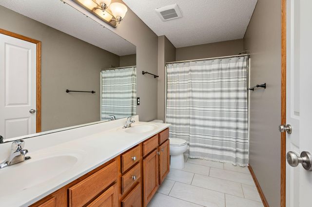 11301 69th Street NE, Albertville, MN 55301