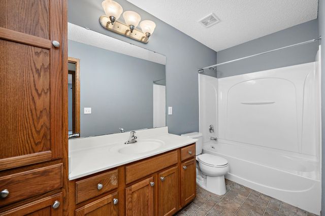 11301 69th Street NE, Albertville, MN 55301
