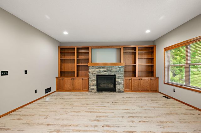 11301 69th Street NE, Albertville, MN 55301