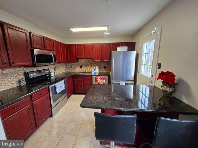 1221 GARDEN CT, Quakertown, PA 18951