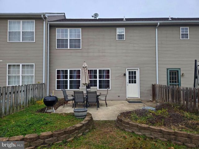 1221 GARDEN CT, Quakertown, PA 18951