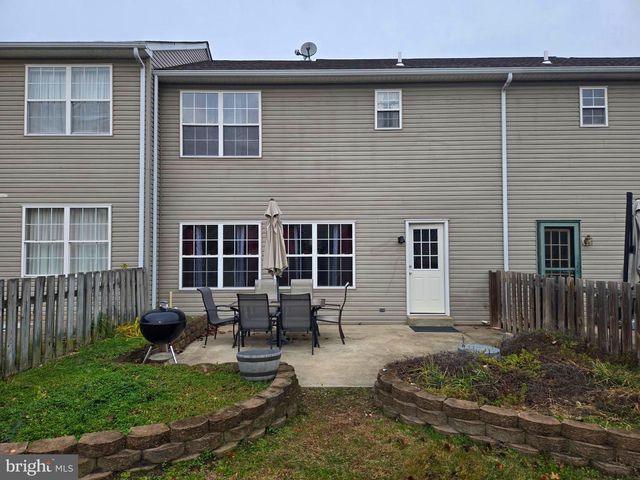 1221 GARDEN CT, Quakertown, PA 18951