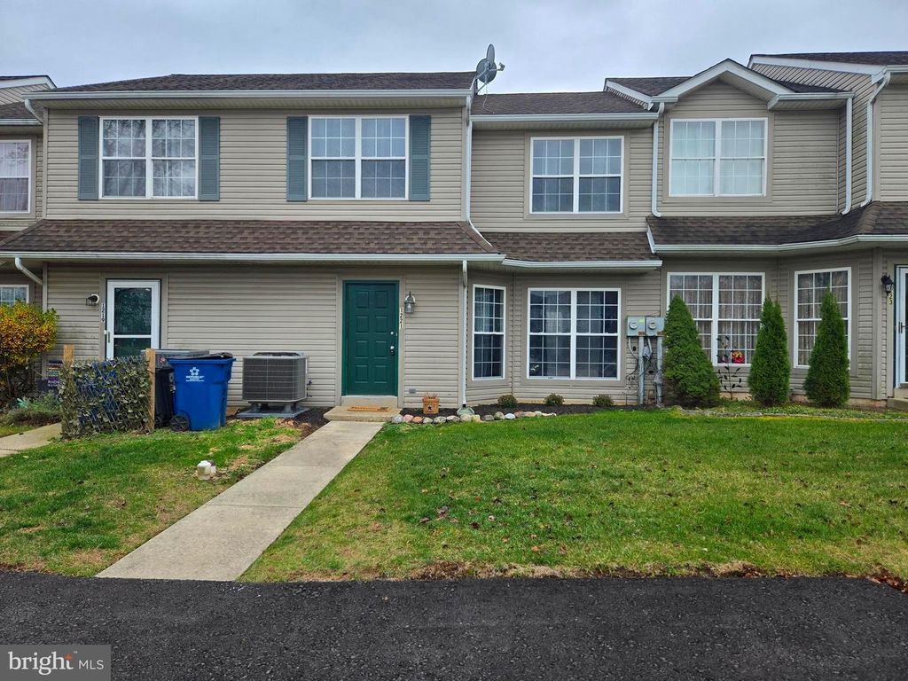 1221 GARDEN CT, Quakertown, PA 18951