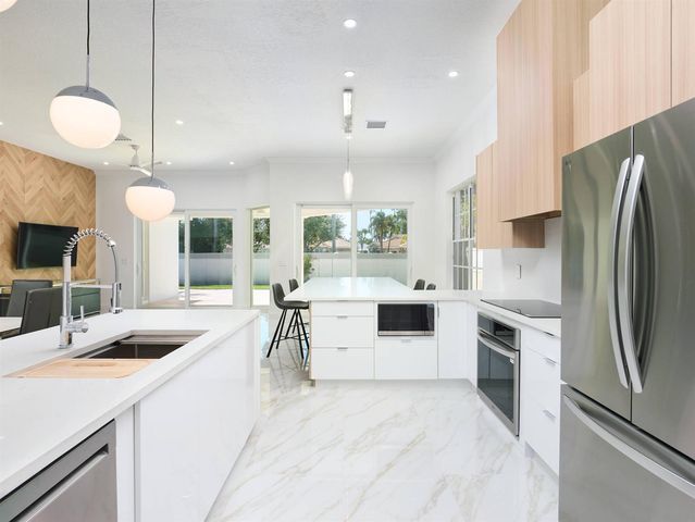 8186 Quail Meadow Way, West Palm Beach, FL 33412