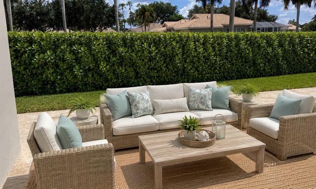 8186 Quail Meadow Way, West Palm Beach, FL 33412