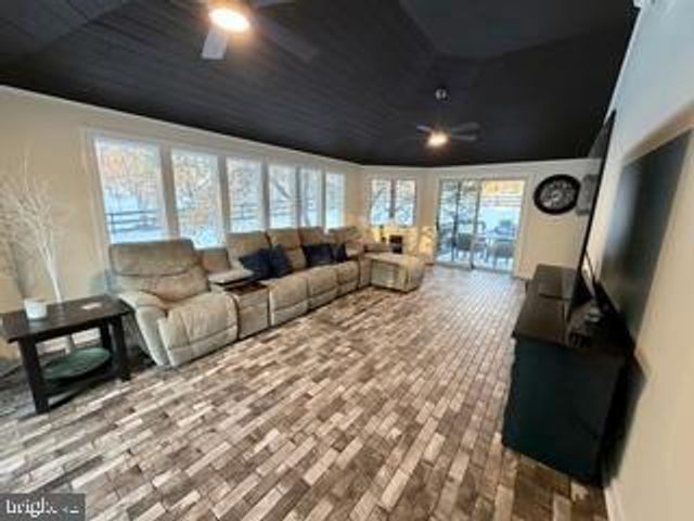 7326 STUART CIR, Warrenton, VA 20187