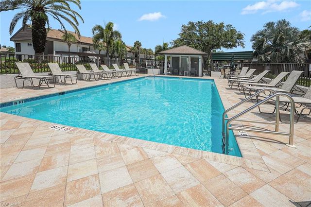 5950 Trailwinds DR 222, Fort Myers, FL 33907
