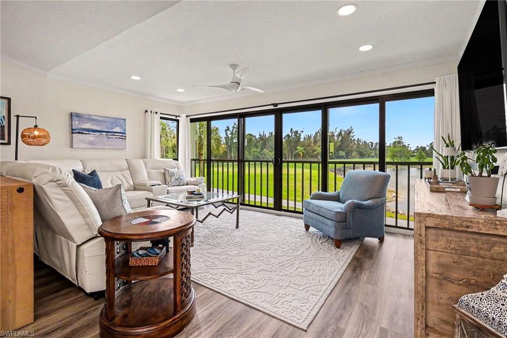 5950 Trailwinds DR 222, Fort Myers, FL 33907