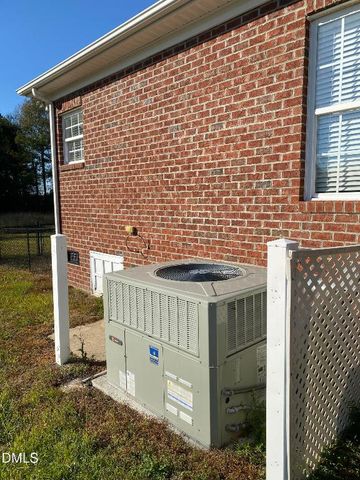 590 Hobson Road, Dunn, NC 28334