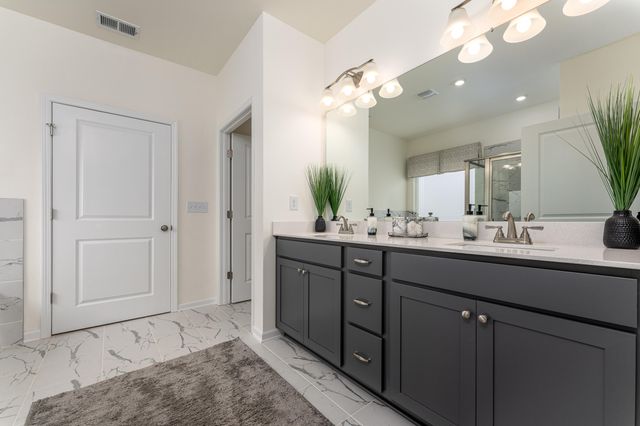 8211 Harbour Chase Loop, Ooltewah, TN 37363