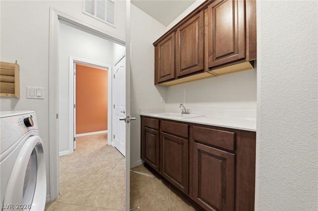 11213 Robin Park Avenue, Las Vegas, NV 89138