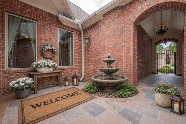 2711 King Point View Lane, Spring, TX 77388