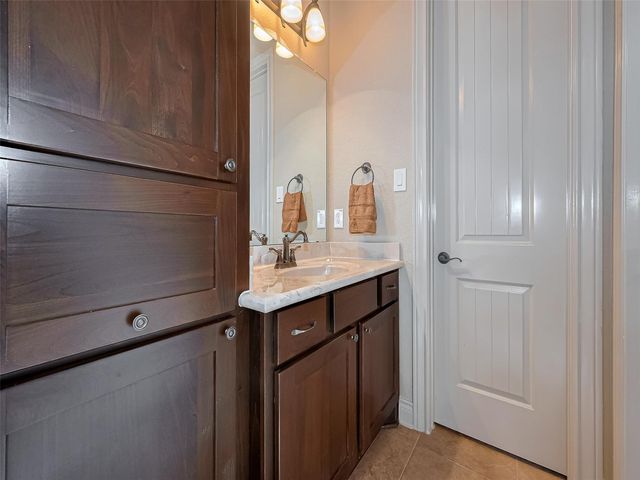 2711 King Point View Lane, Spring, TX 77388