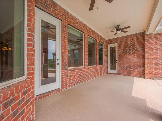 2711 King Point View Lane, Spring, TX 77388