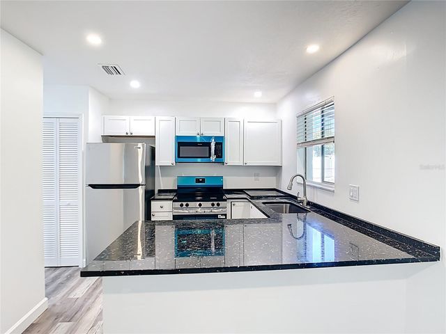 8050 PORTO CHICO AVENUE, North Port, FL 34287