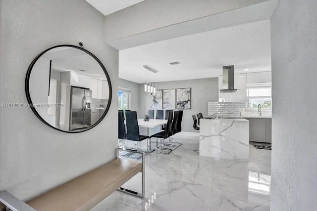 1241 Hollywood Blvd, Hollywood, FL 33019