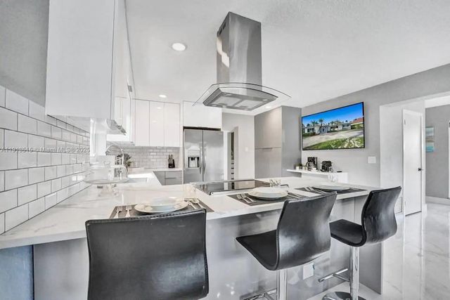 1241 Hollywood Blvd, Hollywood, FL 33019