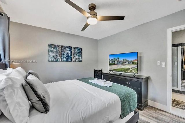 1241 Hollywood Blvd, Hollywood, FL 33019