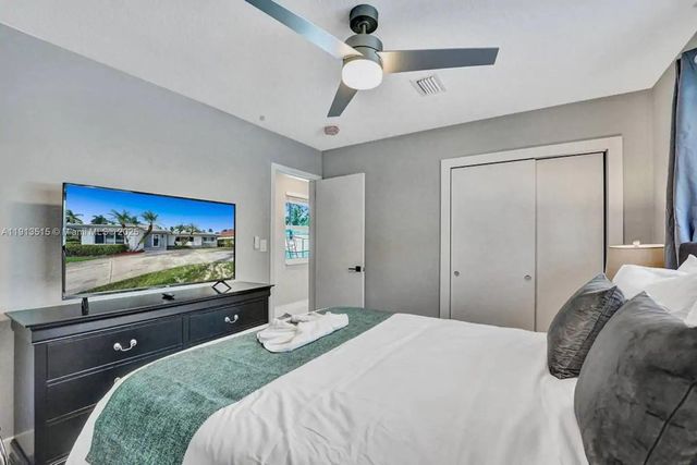 1241 Hollywood Blvd, Hollywood, FL 33019