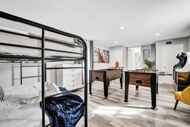 1241 Hollywood Blvd, Hollywood, FL 33019