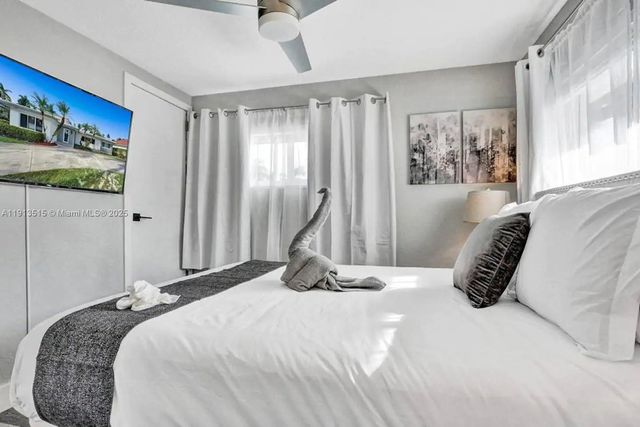 1241 Hollywood Blvd, Hollywood, FL 33019