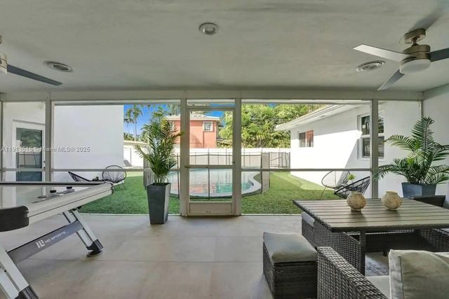 1241 Hollywood Blvd, Hollywood, FL 33019