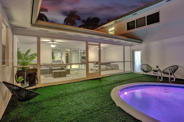 1241 Hollywood Blvd, Hollywood, FL 33019