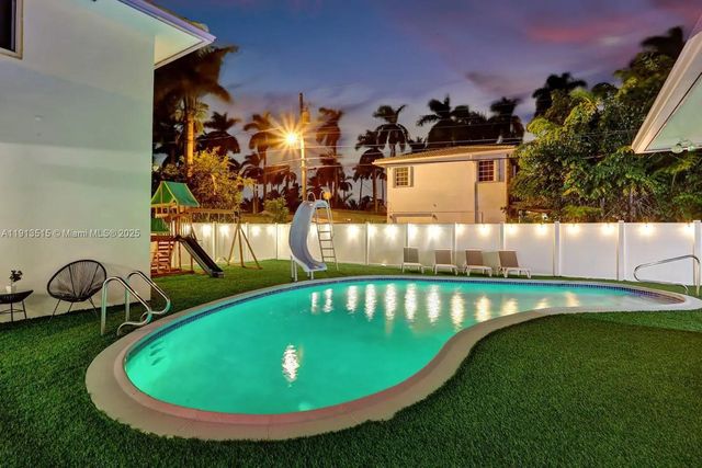 1241 Hollywood Blvd, Hollywood, FL 33019