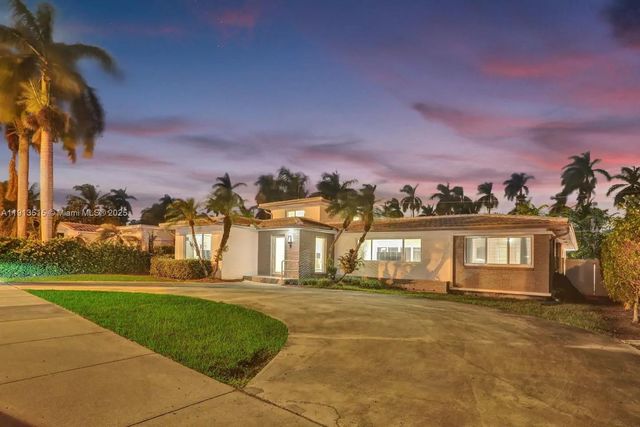 1241 Hollywood Blvd, Hollywood, FL 33019