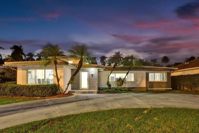 1241 Hollywood Blvd, Hollywood, FL 33019