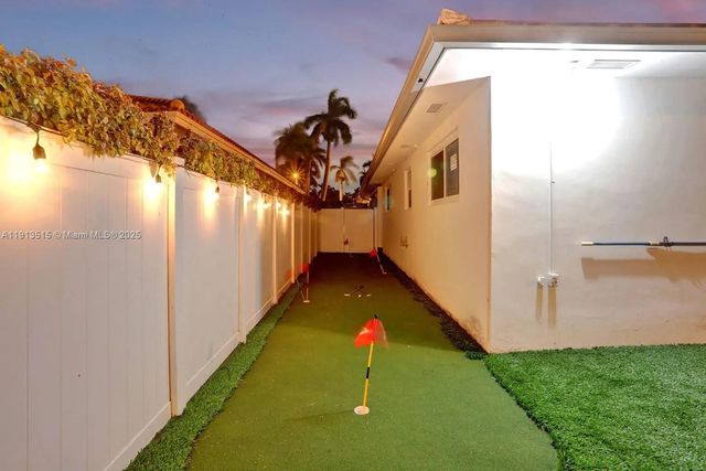 1241 Hollywood Blvd, Hollywood, FL 33019