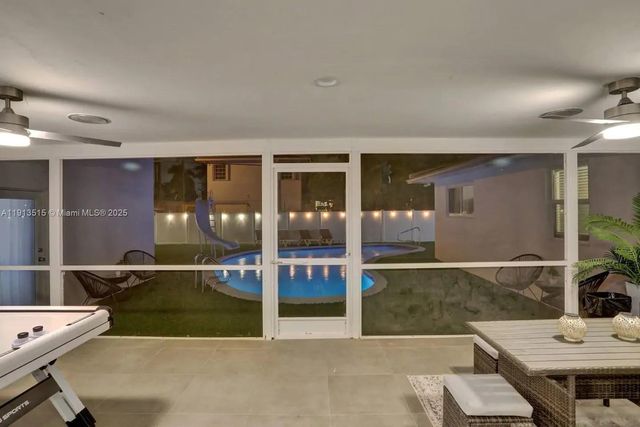 1241 Hollywood Blvd, Hollywood, FL 33019