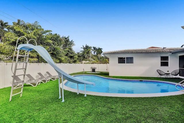 1241 Hollywood Blvd, Hollywood, FL 33019