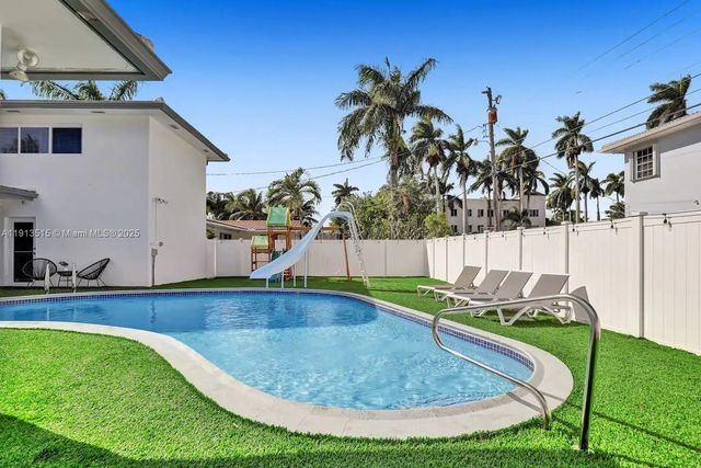 1241 Hollywood Blvd, Hollywood, FL 33019