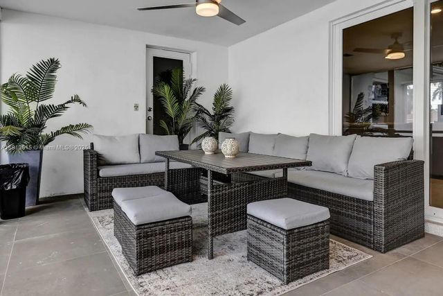 1241 Hollywood Blvd, Hollywood, FL 33019