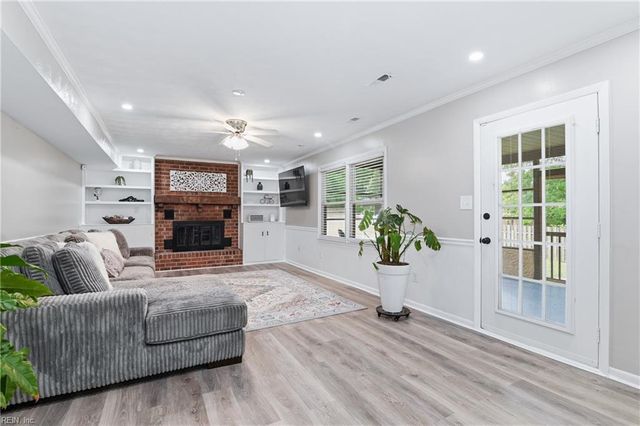 3 Kenilworth DR, Hampton, VA 23666