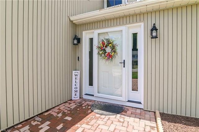3 Kenilworth DR, Hampton, VA 23666