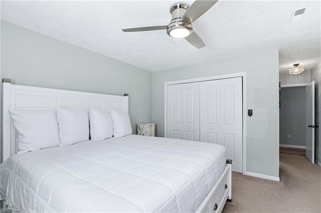 3 Kenilworth DR, Hampton, VA 23666