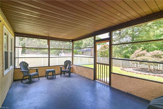 3 Kenilworth DR, Hampton, VA 23666
