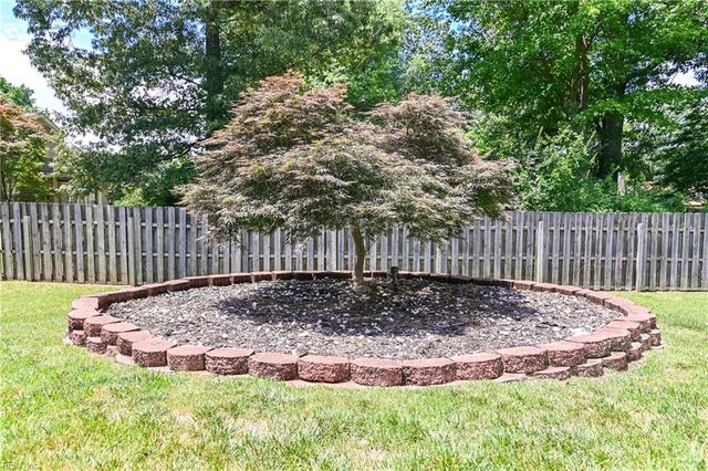 3 Kenilworth DR, Hampton, VA 23666