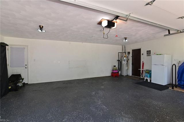 3 Kenilworth DR, Hampton, VA 23666