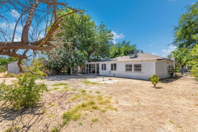 1528 W Cortland Avenue, Fresno, CA 93705